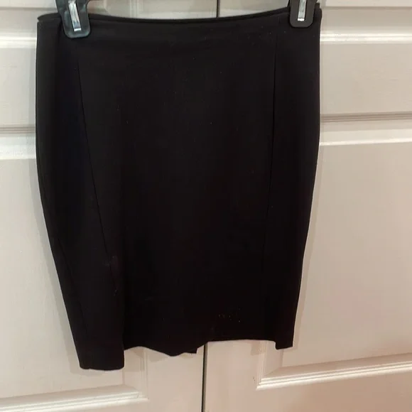 black skirt - Picture 2 of 2